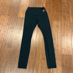 Black Gymshark leggings